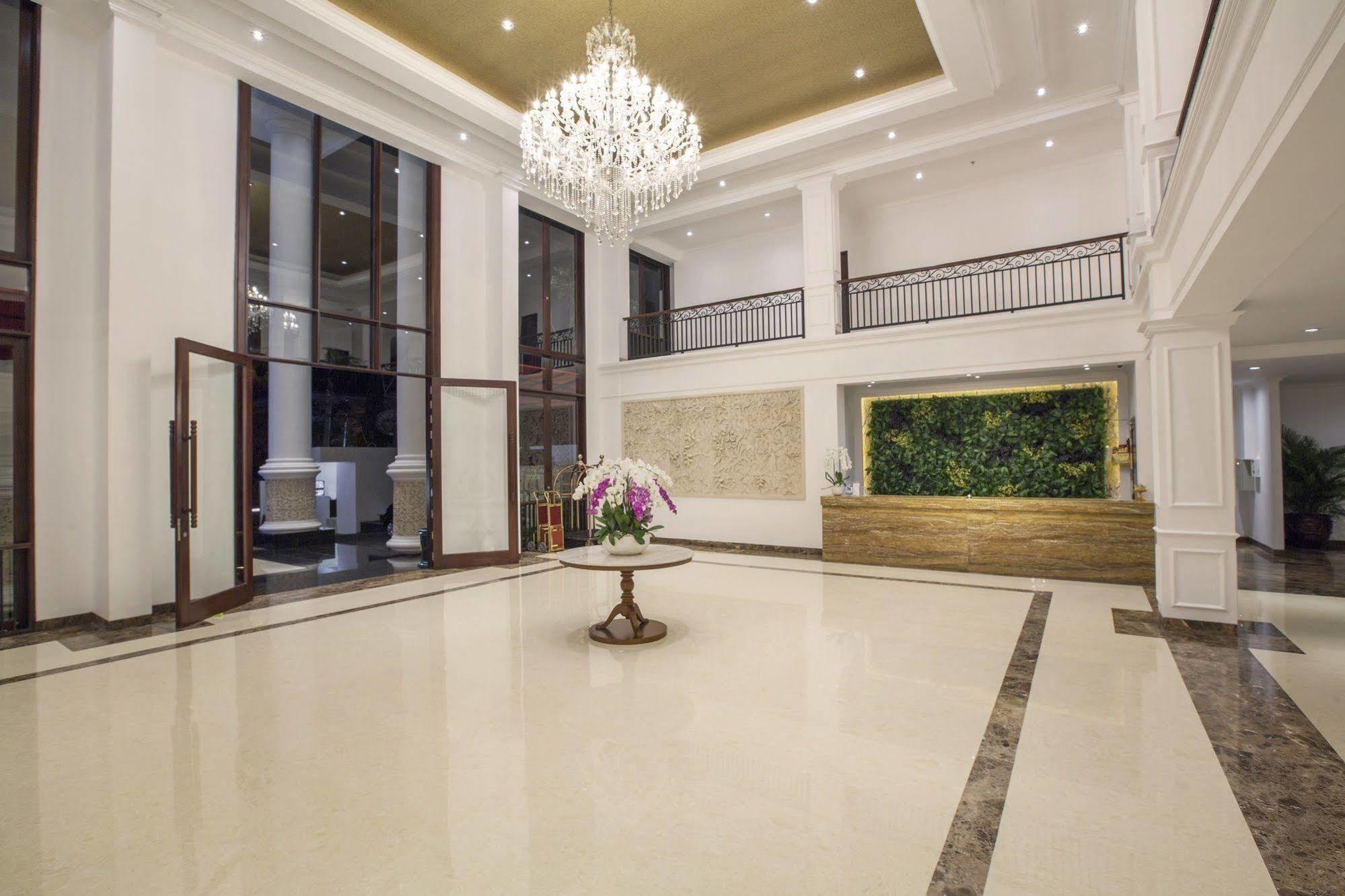 Grand Palace - Bali 4* Sanur