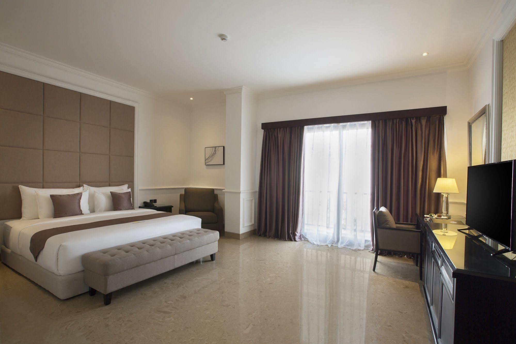 Grand Palace - Bali 4*